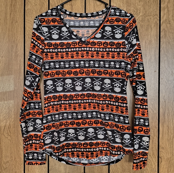 BOGO🆓 -No Boundaries Juniors Long Sleeve Halloween Top - Picture 1 of 3